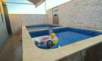 Imagem 2: Casa de condomínio para venda tem 160 metros quadrados com 3 quartos Linda casa no parque