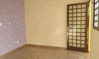 Imagem 5: Com garagem coberta e 01 suíte