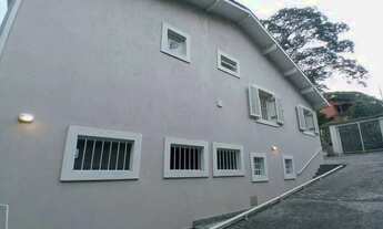 Imagem 3: Casa para aluguel possui 243 metros quadrados com 6 quartos em Vila Santo Antônio - Cotia