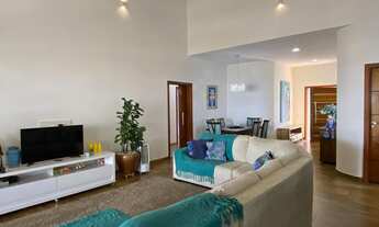 Imagem 7: Casa no Condomínio Shambala 2 - Suíte com Closet Master