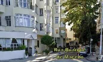 Imagem 2: Quarto e sala - Flamengo, quadra da praia, prédio familiar, 3º. andar de frente