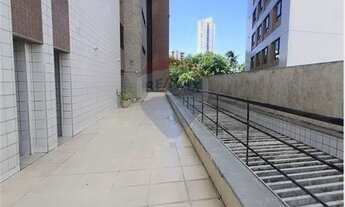 Imagem 1: Realize seu sonho de luxo à beira-rio com este apartamento exclusivo de 350 m² na encantad