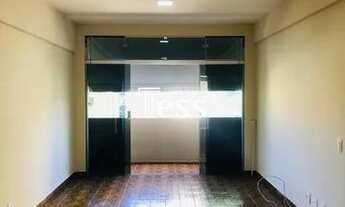 Imagem 2: ALUGA - Apartamento região central de 3 dormitórios com 1 vaga de garagem coberta elevador