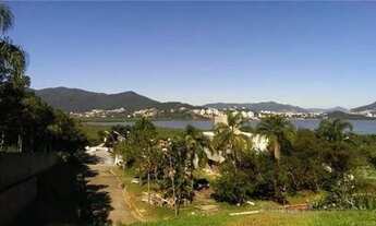 Imagem: Terreno de 622,28m² a 650m da praia em