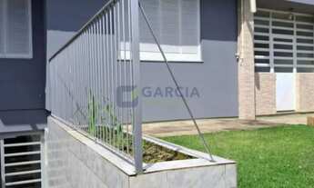 Imagem 2: Casa à venda no bairro Vila Ipiranga, Porto Alegre