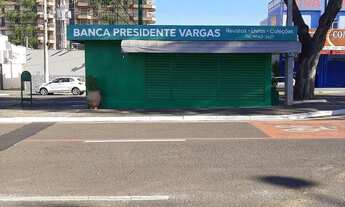 Imagem 6: Espaços para propagandas . Outdoor