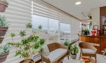 Imagem 3: Apartamento situado em localização fantástica no Bairro Menino Deus, com 231 metros quadra