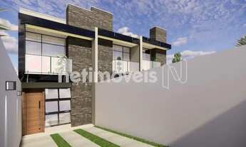 Imagem: Casa geminada com 120 m² de área construída