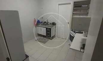 Imagem 7: Apartamento para venda com sacada e vaga de garagem no Guarujá/SP