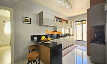 Imagem 6: Casa plana semimobiliada, com 3 dormitórios, pátio nos fundos, poço artesiano, placa solar