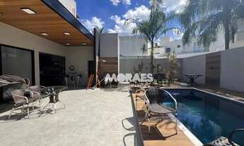 Imagem 3: Casa em Condomínio Fechado com 3 suítes, 2 vagas, à venda, a/c 230 m² por R$ 1.720.000 - R