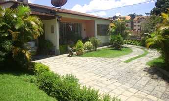 Imagem: Linda casa Linear em um bairro tranquilo