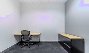 Imagem: Espaço de escritório privativo adaptado