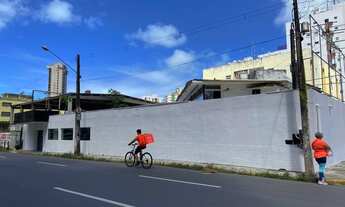 Imagem 3: Casa para aluguel possui 850 metros quadrados com 8 quartos