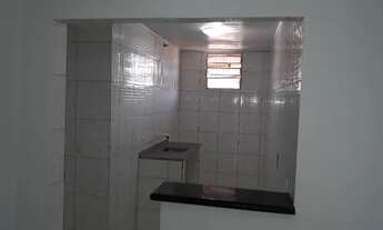 Imagem 7: Alugo casa 2/4 tipo apartamento em Prédio residencial de família