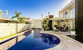 Imagem 4: Casa para aluguel e venda possui 1000 metros quadrados com 5 quartos.