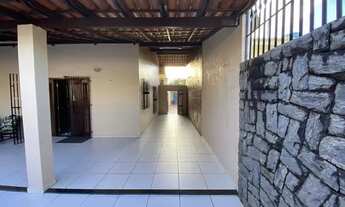 Imagem 3: Vendo casa no iPase de cima/ 3 quartos/ 2 vagas/ 2 banheiros/projetados na cozinha/cozinha