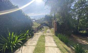 Imagem 2: Linda chacara com AT de 1700m² cercada de area verde, a 03 minutos do centro de Vinhedo