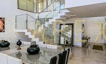 Imagem 6: Casa para aluguel e venda possui 1000 metros quadrados com 5 quartos.