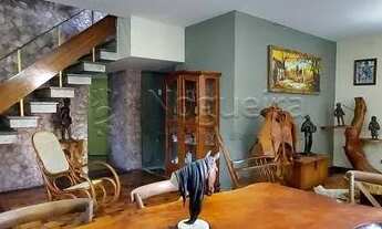 Imagem 2: Casa para venda possui 331 metros quadrados com 4 quartos em Aflitos - Recife - PE