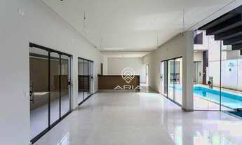 Imagem 4: Casa Sobrado a Venda com Arquitetura Contemporânea no Condomínio Royal Forest Fase 1, com