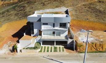 Imagem 3: Linda Casa Alto Padrão 348m² 4Qts com Suíte No Centro de Domingos Martins Fino Acabamento