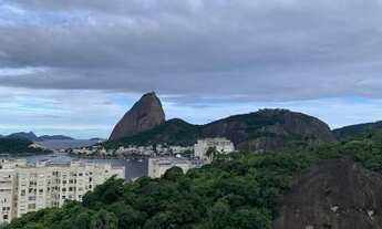 Imagem 2: Cobertura duplex com vista indevassavel para a Baía de Guanabara