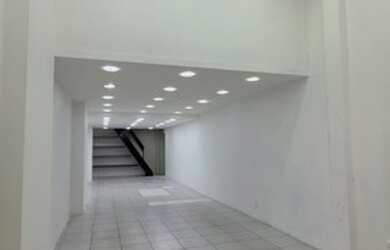 Imagem 6: Jardim Botânico, loja frente rua com mezanino, banheiro e garagem