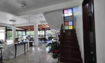 Imagem 5: EXCELENTE CASA TRIPLEX DE 297 M², 5 SUÍTES, 9 BANHS E 6 VAGAS, NO CONDOMÍNIO COMARY, TERES