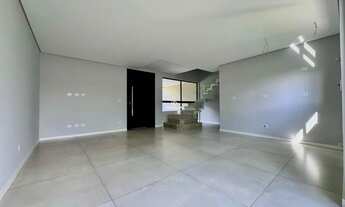 Imagem 3: Sobrado Á Venda Com 3 Quartos Sendo Uma Suite No Condominio Life Garden