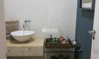 Imagem 4: Casa no condomínio Royal Park disponível para venda em Uberlândia-MG