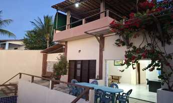 Imagem 2: Casa Alto Padrão/ Piscina à Beira Mar, 3 suítes.Mobiliada. Ar condicionado.Próximo do Cumb