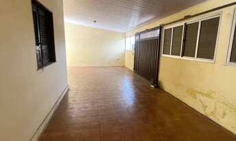 Imagem 2: Imóvel para venda e aluguel com 180m² e 2 quartos amplos