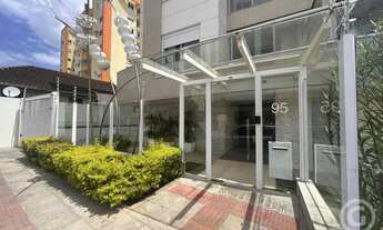 Imagem 3: Apartamento semimobiliado com sacada e churrasqueira na Trindade