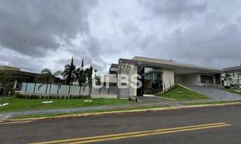 Imagem 2: Sobrado de Esquina no Condomínio do Lago com 824m de terreno