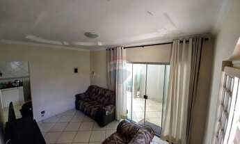 Imagem: 03 Quartos sendo 01 suite