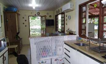 Imagem 7: Casa de alvenaria com amplo terreno com nascente de água