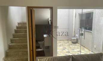 Imagem 4: Casa Sobrado - Jacareí - Jardim Sant'Anna do Pedregulho - 4 Dormitórios - 190m²