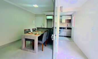 Imagem 4: Apartamento de 2 dormitórios com uma suíte, 1 vaga coberta no Vila Fanny. Espaçosa sacada