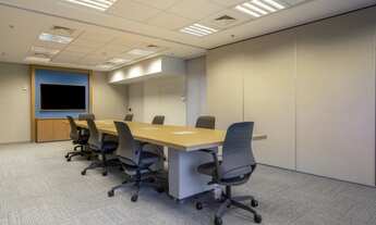 Imagem: Escritório com amplo espaço para 10 pessoas