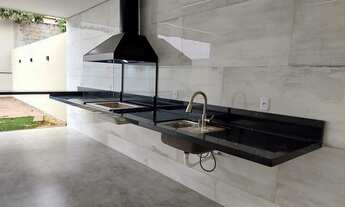 Imagem 1: Casa, Rua 12 vazada para rua 10 com 04 suites