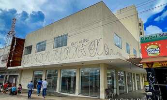 Imagem: C -10, Loja de esquina na Avenida Central