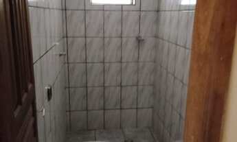 Imagem 5: Aluga-se casa no Ideal 400 R$ com vaga de garagem coberta.