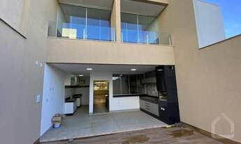 Imagem 7: Casa nova de luxo com 03 suítes ( sendo a principal com closet, hidromassagem, e varanda