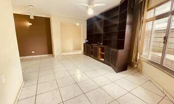 Imagem 5: Sobrado para aluguel possui 147 m2, com 4 quartos em Ponta da Praia - Santos - São Paulo