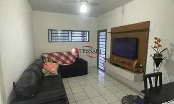 Imagem 3: Aluga casa Vila Maceno com 2 dormitórios, sala 2 ambientes, cozinha planejada, varanda, 3