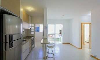 Imagem 2: Apartamento 2 quartos, varanda com churrasqueira, 1 vaga - Carvoeira - Florianópolis - SC