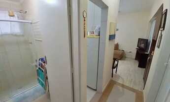 Imagem 3: Apartamento Mobiliado com 1 Dormitório e Garagem na Vila Tupi, Apenas 100 Metros da Praia