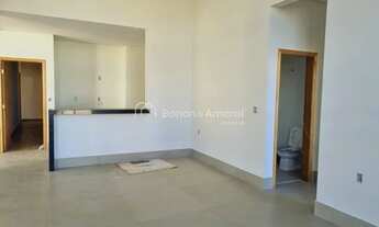 Imagem 7: Casa com 3 suítes e piscina no Condomínio Royal Garden, de 3 quartos à venda, Parque Bras