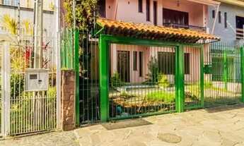 Imagem 3: Casa à venda em Partenon com 381 m², 5 quartos, 1 suíte, 2 vagas